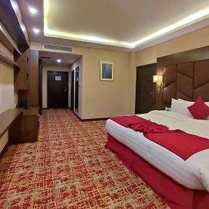 Deluxe King Room Pine View